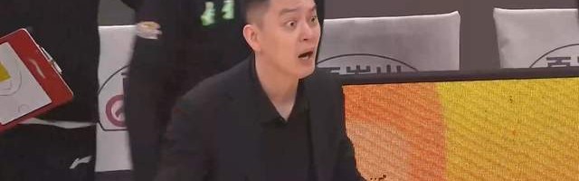 半岛体育官网-真被坑惨了！辽篮还不放弃，带着他奔赴客场，杨鸣还能忍多久？